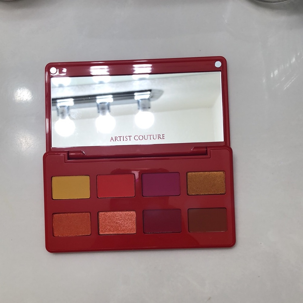 Red pallet - Picture 2 of 3